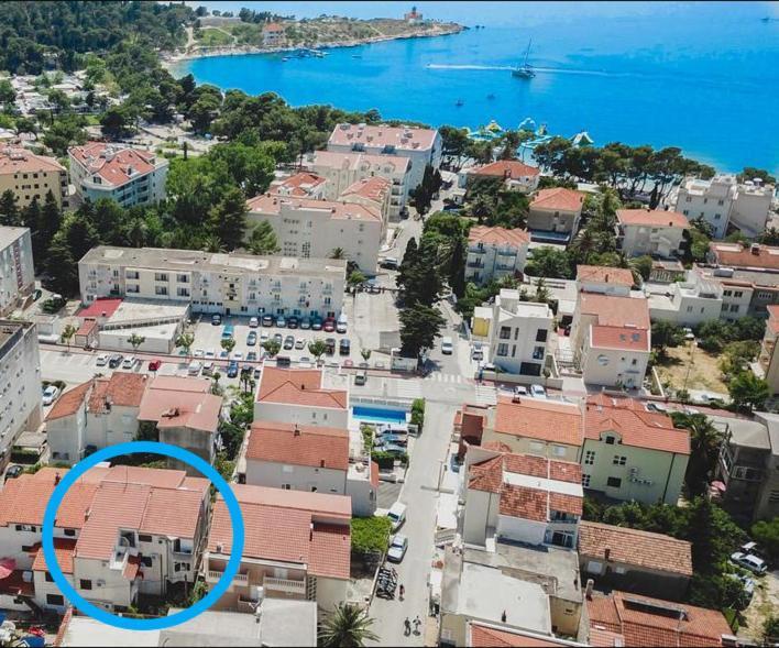 Luxurious Jube Makarska